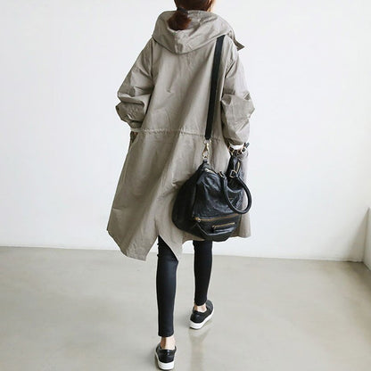 Jacqueline - Elegant and water resistant trench coat